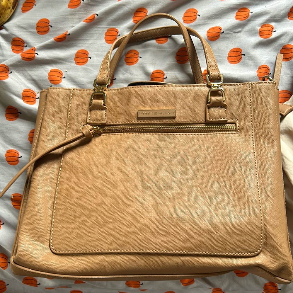 Tommy Hilfiger beige shoulder bag
